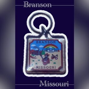Branson Missouri Souvenir Keychain - Colorful Scenic Design